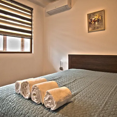 Travellino Serviced